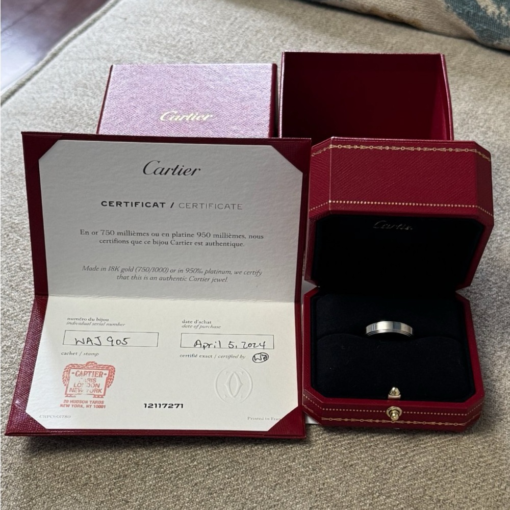✨ Cartier d’Amour Wedding Band - Platinum Elegance ✨